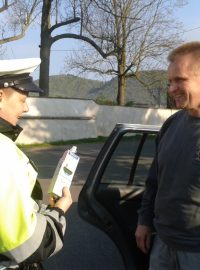 Na návrat z Velikonoc dohlíží na českých silnicích na 1500 policistů