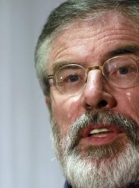Předák Sinn Féin Gerry Adams  je ve vyšetrovací vazbě