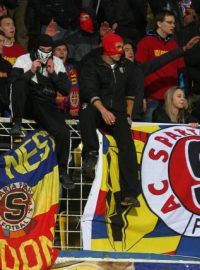 Sparťanští fanoušci si v Teplicích dělali, co chtěli. Ne tak jejich oblíbenci