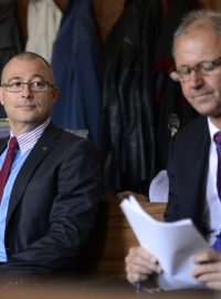 Pražský městský soud rozhodl v kauze exministra obrany Martina Bartáka (vlevo) a zbrojaře Michala Smrže (vpravo)