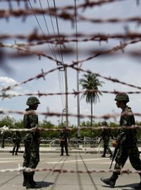 Thajská armáda vyhlásila v zemi stanné právo