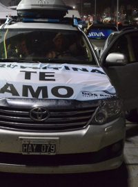 Argentinští fanoušci dorazili auty do Rio de Janeira na duel Argentiny s Bosnou