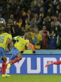 Enner Valencia (vpravo) se dvěma góly postaral o vítězství Ekvádoru