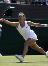 Barbora Záhlavová-Strýcová přešla ve Wimbledonu do osmifinále přes favorizovanou Číňanku Li Na