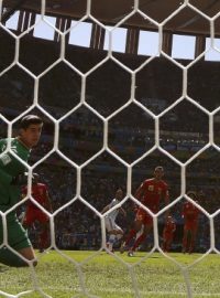 Gonzalo Higuaín dává jediný argentinský gól