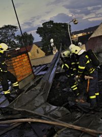 Komplikovaný požár půdního prostoru v Lipníku nad Bečvou