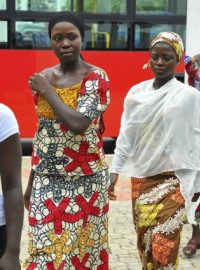 Několik desítek nigerijských dívek už svým únoscům z Boko Haram uniklo