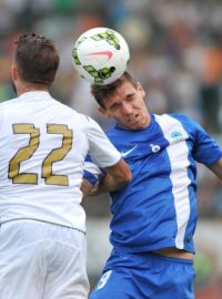 Fotbalisté Liberce (v modrém) prohráli v úvodním duelu 3. předkola Evropské ligy na půdě rumunské Astry 0:3