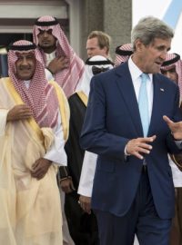 Americký ministr zahraničí John Kerry jedná v Saudské Arábii o strategii proti Islámskému státu