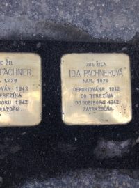 Kámen zmizelých bude v Havlíčkově Brodě ode dneška připomínat tragický osud rodiny Pachnerových.