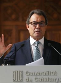 Šéf katalánské vlády Artur Mas na tiskové konferenci v Barceloně