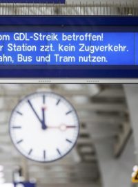 Informace o stávce na nádraží Spandau v Berlíně