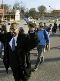 Během protestů požadujících Wilsonovo obžalování bylo zadrženo v USA přes 600 lidí