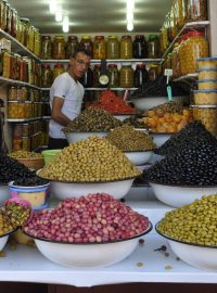 Maroko: Marakéš, prodejce oliv