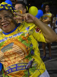 Brazílie, Rio de Janeiro. Nácvik karnevalového průvodu na sambodromu