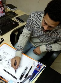 Egyptský karikaturista Machlúf práci Charlie Hebdo schvaluje