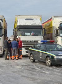 Český konvoj míří na Ukrajinu