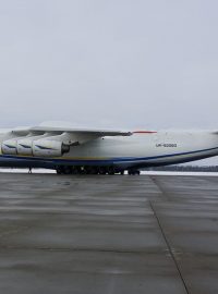 Na letišti v Mošnově přistál největší letoun světa Antonov An-225 Mrija, který existuje v jediném exempláři