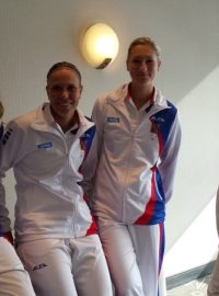 Český fedcupový tým v Kanadě (zleva) Karolína Plíšková, Lucie Hradecká, Denisa Allertová a Tereza Smitková