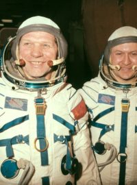 Alexej Gubarev s Vladimírem Remkem v roce 1978 při přípravě na let do vesmíru ve Středisku kosmonautů J. A. Gagarina ve Hvězdném městečku v tehdejším SSSR