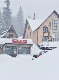 Sněhová kalamita v bosenském zimním středisku Jahorina