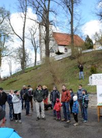 V Lodhéřově na Jindřichohradecku se sešlo asi 60 lidí na pochodu proti úložišti jaderného odpadu