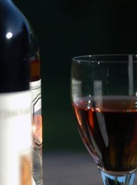 bordeaux, červené víno
