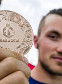 Český kanoista Martin Fuksa s medailí za třetí místo ve sprintu na 200 metrů