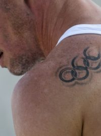Beachvolejbalista Přemysl Kubala ještě nemá nejnovější tetování hotové