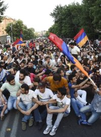 Tisíce lidí protestovaly v Arménii proti zdražení elektřiny