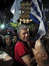 Řekové slavili výsledky referenda hluboko do noci