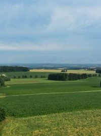 Turisté z nové rozhledny nad Děbolínem uvidí do Novohradských hor i k Táboru