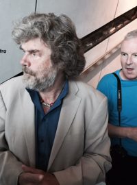 Horolezec Reinhold Messner ukazuje novinářům nově otevřené horské muzeum na vrcholu Kronplatzu v Jižním Tyrolsku