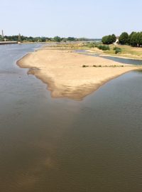 Sucho v řece Odře ve Frankfurtu nad Odrou