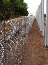 Plot proti migrantům na maďarsko-srbské hranici
