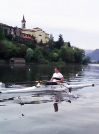 Jan Klener na speciálně upravené lodi - paraskifu. Foto Jakub Makovička, Český veslařský svaz