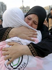 Při pádu jeřábu ve Velké mešitě v Mekce zemřelo dnes nejméně 52 lidí