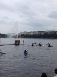 Kanoepolo na exhibici v Hamburku