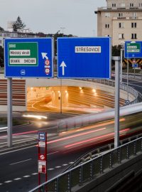 Pražský tunel Blanka už slouží řidičům