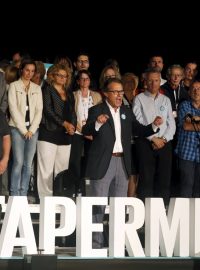 Předseda katalánské autonomní vlády Artur Mas na předvolebním shromáždění v Barceloně
