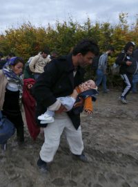 Uprchlíci míří na maďarské hranice