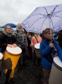 Happening Bubnování pro Bubny na nádraží Praha-Bubny