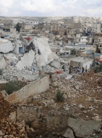 Dům poblíž syrského Aleppa, který se zřítil po údajně ruském náletu
