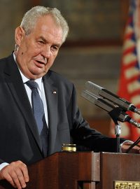 Prezident Miloš Zeman předal státní vyznamenání