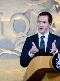 Britský ministr financí George Osborne při projevu v GCHQ
