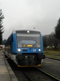 Vlak z Kořenova do Harrachova vyjel po osmi měsících