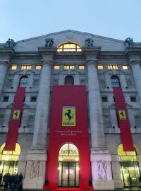 Milánská burza v barvách Ferrari