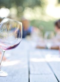 Sklenička, víno, ochutnávka vín (ilustrační foto)