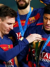 Lionel Messi a Neymar naposledy společně vyhráli MS klubů, jeden z nich teď může do sbírky přidat Zlatý mí