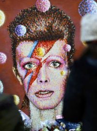 Týden po smrti Davida Bowieho se podle očekávání zvýšily prodeje jeho desek (ilustrační foto)